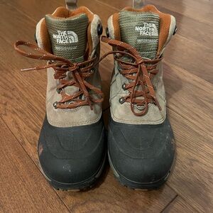 North Face Waterproof Boots - 6 Youth